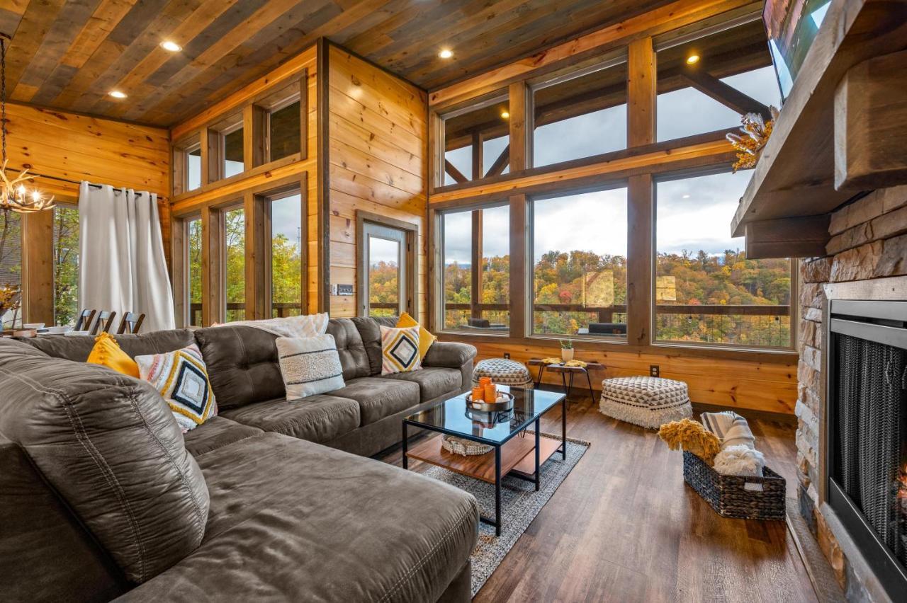 The Overlook - '21 Cabin - Gorgeous Unobstructed Views - Fire Pit Table - Gamerm - Hottub - Xbox - Lots Of Bears Gatlinburg Bagian luar foto