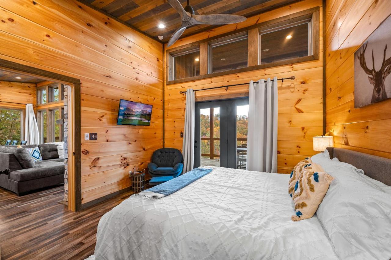 The Overlook - '21 Cabin - Gorgeous Unobstructed Views - Fire Pit Table - Gamerm - Hottub - Xbox - Lots Of Bears Gatlinburg Bagian luar foto