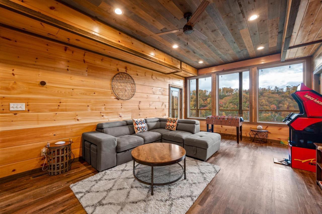 The Overlook - '21 Cabin - Gorgeous Unobstructed Views - Fire Pit Table - Gamerm - Hottub - Xbox - Lots Of Bears Gatlinburg Bagian luar foto