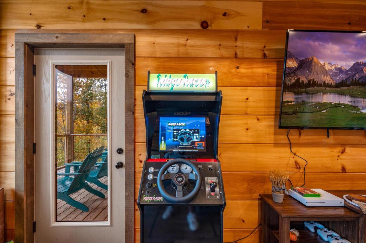 The Overlook - '21 Cabin - Gorgeous Unobstructed Views - Fire Pit Table - Gamerm - Hottub - Xbox - Lots Of Bears Gatlinburg Bagian luar foto