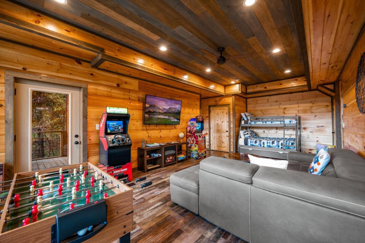 The Overlook - '21 Cabin - Gorgeous Unobstructed Views - Fire Pit Table - Gamerm - Hottub - Xbox - Lots Of Bears Gatlinburg Bagian luar foto