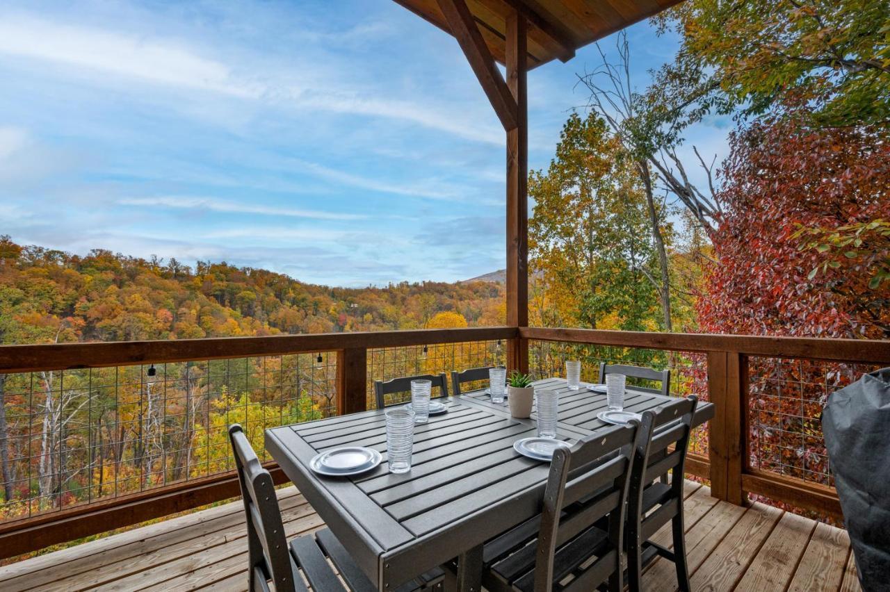 The Overlook - '21 Cabin - Gorgeous Unobstructed Views - Fire Pit Table - Gamerm - Hottub - Xbox - Lots Of Bears Gatlinburg Bagian luar foto