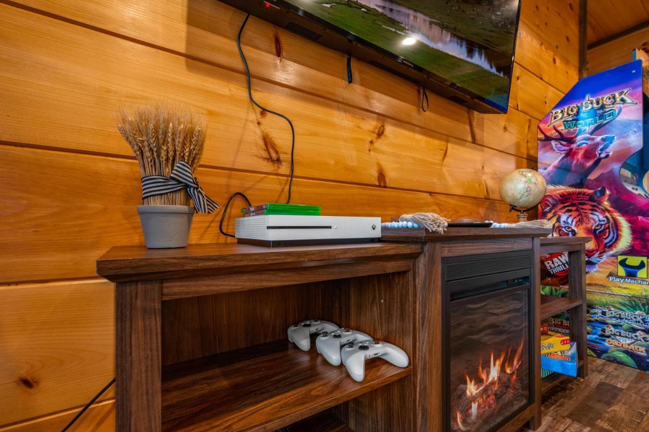 The Overlook - '21 Cabin - Gorgeous Unobstructed Views - Fire Pit Table - Gamerm - Hottub - Xbox - Lots Of Bears Gatlinburg Bagian luar foto