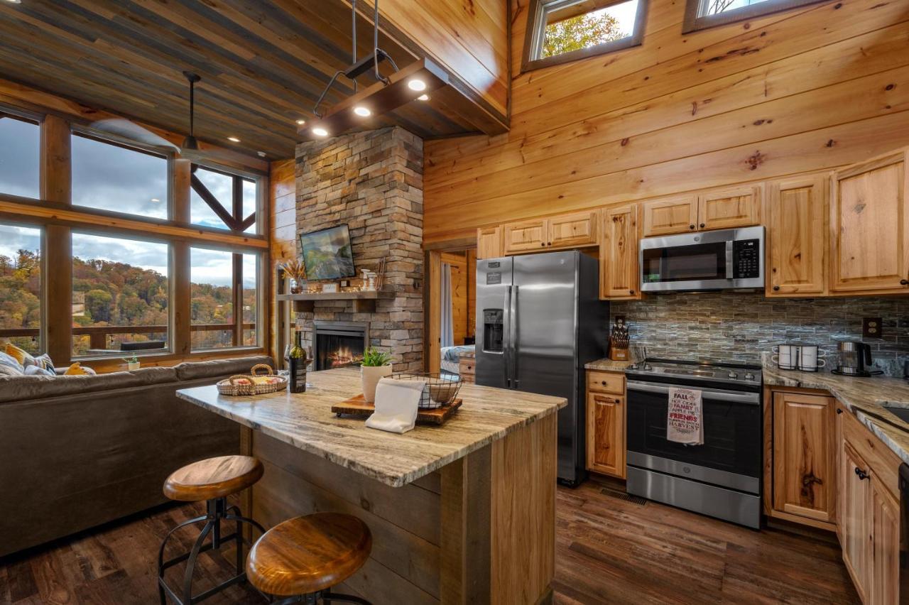 The Overlook - '21 Cabin - Gorgeous Unobstructed Views - Fire Pit Table - Gamerm - Hottub - Xbox - Lots Of Bears Gatlinburg Bagian luar foto