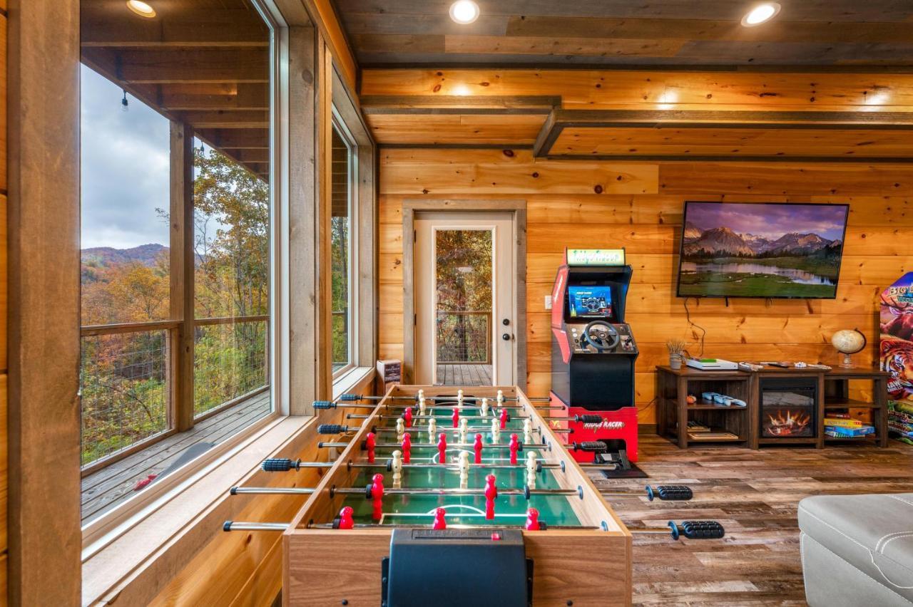 The Overlook - '21 Cabin - Gorgeous Unobstructed Views - Fire Pit Table - Gamerm - Hottub - Xbox - Lots Of Bears Gatlinburg Bagian luar foto