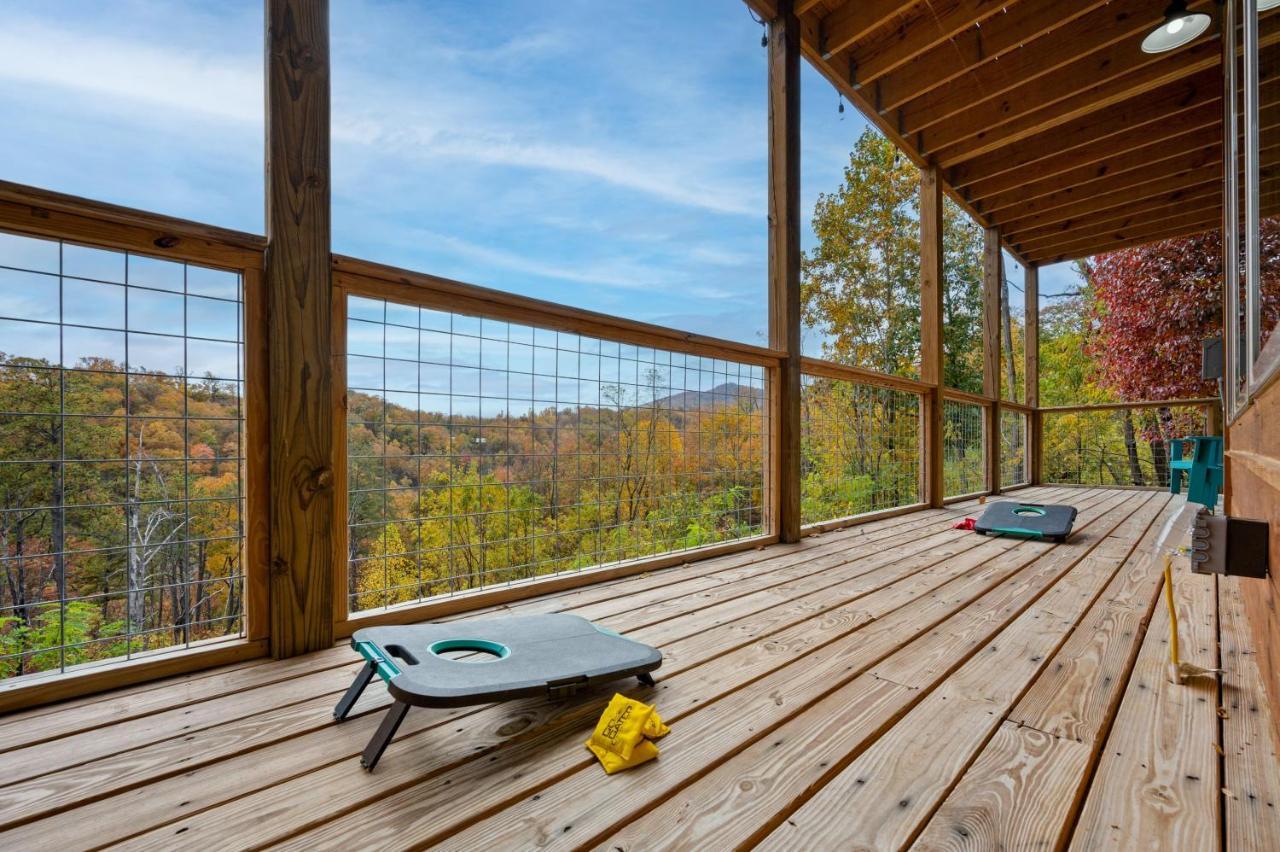 The Overlook - '21 Cabin - Gorgeous Unobstructed Views - Fire Pit Table - Gamerm - Hottub - Xbox - Lots Of Bears Gatlinburg Bagian luar foto